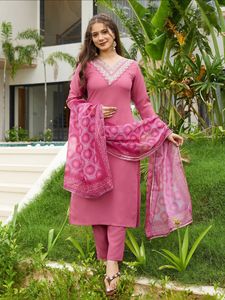 Kurta recto bordado de rayón para mujer con pantalón a juego y conjunto Dupatta Elegante ropa étnica para fiestas y ocasiones festivas - Product Image 3