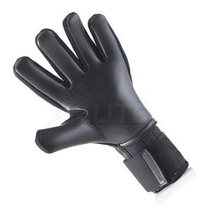 ถุงมือผู้รักษาประตูระดับมืออาชีพ สำหรับฝึกซ้อม  ผลิตจากยาง 3 มิติ คุณภาพพรีเมียม พร้อมน้ำยางลาเท็กซ์กันลื่น  แบบเต็มนิ้ว  ช่วยควบคุมการเล่นได้อย่างมั่นคง - Product Image 5