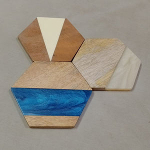 L'exportateur indien en gros propose un nouveau design classique de forme carrée en bois sous-verre ensemble de coussins en résine accessoires de décoration de table vente - Product Image 4