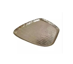 Plateau carré unique en résine plaqué argent Plateau de service à chocolat pour restaurant d'hôtel à la maison avec outils de gâteau de couleur laiton - Product Image 1