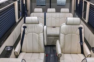 รถตู้ผู้บริหารมือสอง 3500 Midwest Automotive Designs - Product Image 4