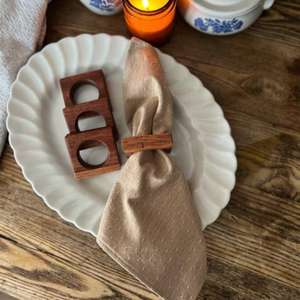 Servilleteros de madera con acabado liso para fiestas, bodas y mesas de comedor informales a muy bajo costo - Product Image 3