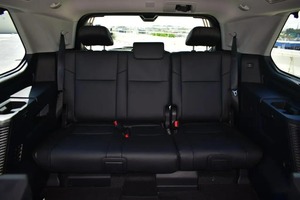 Usado para Sequoia con Caja de Cambios Automática, Volante a la Izquierda, Interior de Cuero Oscuro, Tracción Delantera, Tamaño de Neumáticos R19 - Product Image 5