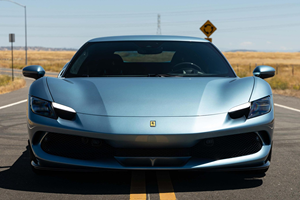 Oferta Especial 2022: Superdeportivo Híbrido de Alto Rendimiento, 818 HP, Motor V6 Twin-Turbo, Caja de Cambios Automática, Volante a la Izquierda, Interior Oscuro - Product Image 2