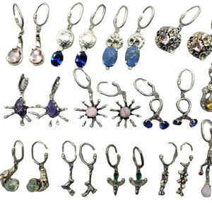 Pendientes Hechos a Mano de Plata de Ley 925 con Piedras Sintéticas de Alta Calidad - Product Image 1