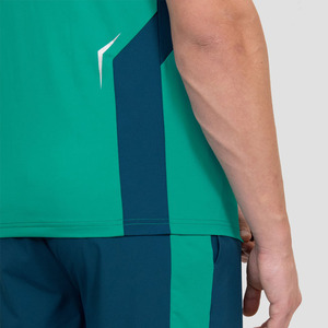 Combinaison de sport à manches courtes personnalisée pour hommes respirante en polyester, spandex, poche zippée, ensemble de 2 pièces de bas actifs - Product Image 4