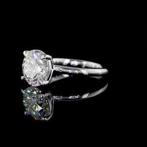 Elegante anillo de compromiso solitario con diamante redondo de 4 quilates, cultivado en laboratorio, plata 925, VVS2, joyería nupcial clásica con engaste de garras. - Product Image 5