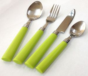 Ensemble de couverts haut de gamme avec manche en résine verte, cuillère au design élégant pour les événements formels, fournisseur indien, 5 pièces - Product Image 1