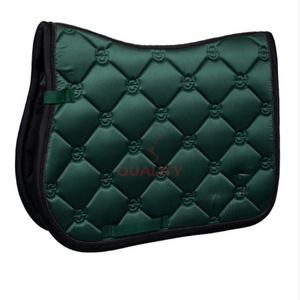 Tapis de selle matelassé anglais de luxe Doublure douce et respirante Tissu durable Assure le confort et la protection des tapis de selle personnalisés - Product Image 1