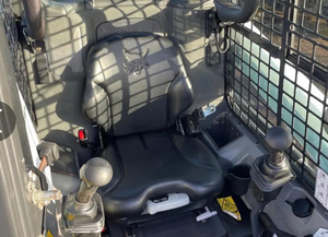 Se vende cargadora compacta Bobcat S510 de segunda mano, 55HP, diésel, con ruedas, hidráulica, equipo de construcción. - Product Image 4