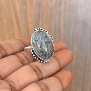 แหวนซันสโตนสีดำขายส่งยอดนิยม ชุบเงิน ประดับด้วยพลอยธรรมชาติ แหวนแฟชั่นล่าสุด ทำด้วยทองเหลือง - Product Image 4