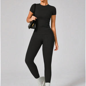 Conjunto de camisetas y mallas transpirables atléticas para mujer, ropa de entrenamiento, bordado personalizado, impresión, Etiqueta Privada, venta al por mayor - Product Image 3