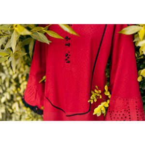 Robes de cocktail Crimson Elegance - Product Image 2