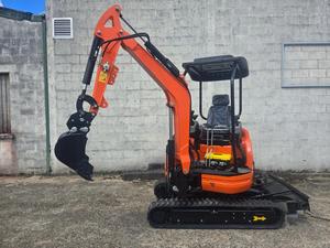 Livraison gratuite HH20 Mini-excavatrice de 2,0 tonnes |   Auvent ouvert |   19 kW Diesel |   Profondeur de creusement de 2,06 m |   Pilote hydraulique |   Chenilles en caoutchouc - Product Image 3
