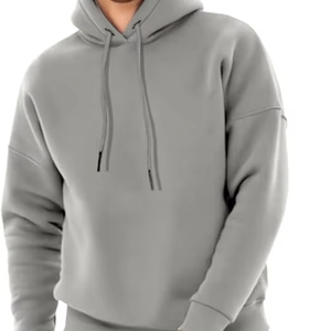 Chándal Atlético ligero para hombres con tela de poliéster suave perfecto para correr y entrenar sesiones de fitness - Product Image 1