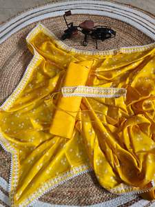 Bollywood Beautiful Bandhani print sarees avec broderie zari travail dentelle avec une belle ceinture incroyable avec chemisier Mono banglory - Product Image 2