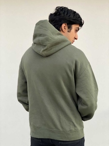 Sudadera con capucha ecológica para hombre hecha a mano de algodón orgánico con proceso de tinte sostenible y diseño natural minimalista - Product Image 3