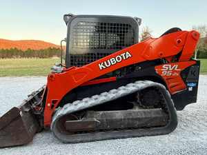 Mini-chargeur sur pneus Kubota SVL 95-2 diesel d'occasion à vendre, bon état de marche, avec composants principaux : pompe, moteur, roulement - Product Image 4