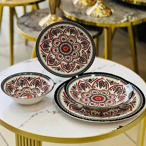 Set di stoviglie all'ingrosso Set di stoviglie in porcellana polonia su misura 16 pezzi Set da tavola in ceramica stile marocchino