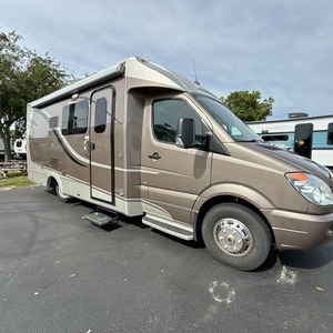 Vendedor Verificado de Autocaravana Usada L-e-i-s-u-r-e T-r-a-v-e-l U-n-i-t-y U24MB 2012, Lista para Viajar - Product Image 2