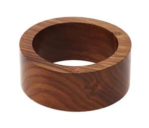 Rond de serviette en bois avec finition naturelle et en forme de meilleure qualité pour la décoration de restaurant d'hôtel à la maison et de fête - Product Image 4