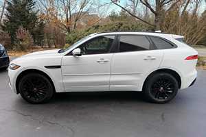 Jaguar F-Pace S 2017 Usado, Motor V6 Supercargado, Tracción en las Cuatro Ruedas - Product Image 3