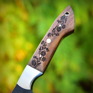 Collection de couteaux de chef robustes avec lame martelée artisanale et manches en bois massif, idéale pour couper, trancher et hacher - Product Image 2