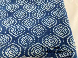 Tissu en coton naturel pour la confection de déguisements pour femmes, tissu bleu indigo imprimé à la main, tissu imprimé floral - Product Image 2