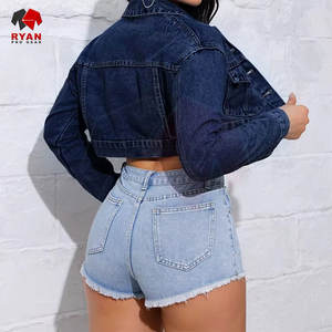 Veste en jean pour femme avec surpiqûres de qualité supérieure, boutons durables et une coupe décontractée confortable - Product Image 4