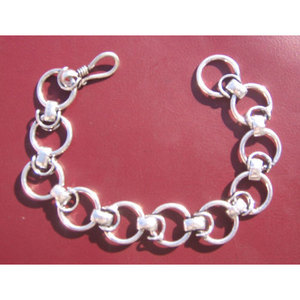 Brazalete Chapado en Oro de 18K, Blanco y Rosa, Diseño Floral con Incrustaciones de Diamantes y Perlas, Estilo Religioso - Product Image 1