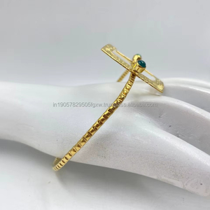 กำไลทองเหลืองชุบทองทำด้วยมือสำหรับผู้หญิงสไตล์คลาสสิกทันสมัยเหนือกาลเวลาพร้อมอัญมณีเครื่องประดับแฟชั่น - Product Image 1