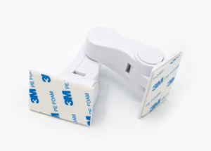 Serrure <span class=keywords><strong>de</strong></span> porte <span class=keywords><strong>de</strong></span> sécurité pour enfants Protection <span class=keywords><strong>de</strong></span> bébé en plastique ABS pour enfants échantillon gratuit Logo personnalisable OEM/ODM - Product Image 2