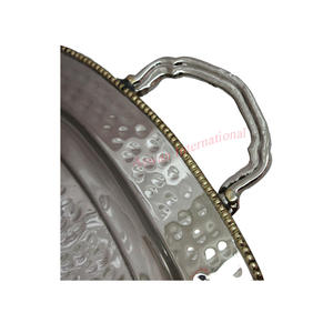 Pièce maîtresse élégante de haute qualité fabriquée en inde plateau de service avec illustration de fleurs en laiton fournitures de restaurant et d'hôtel personnalisables - Product Image 6