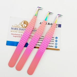 Pinzas profesionales para extensiones de pestañas con volumen de bota 90 de acero inoxidable con agarre perfecto y logotipo personalizado - Product Image 1
