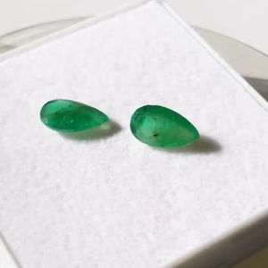 Esmeralda Natural de 2,72 quilates, calidad AAA, corte de pera verde, piedra preciosa, pulido perfecto, certificado IGI para joyería - Product Image 1