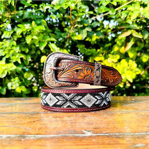 Cinturón Unisex de Cuero Genuino Estilo Western Nostálgico, Diseño con Cuentas Talladas a Mano, Hebilla de Latón OEB, Bordado, Longitud Personalizada, Tallas R y M - Product Image 1