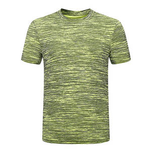 T-shirts et shorts d'été pour hommes Ensemble deux pièces à manches courtes pour hommes Vêtements de marque pour hommes avec taille et logo de couleur personnalisés - Product Image 3