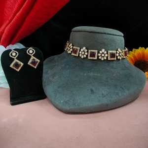 "Élégant Victorien Zircon Moissanite Collier Ensemble Moderne Minimaliste Style Meilleure Qualité Fleur Motif Léger Vintage Charme" - Product Image 3