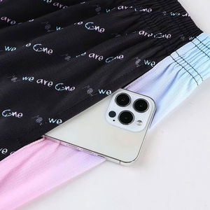 Conjunto de camiseta y pantalones cortos de baloncesto para hombre con malla transpirable, costuras duraderas, elasticidad flexible y ajuste cómodo. - Product Image 4