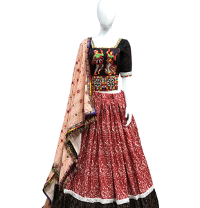 Diseñador de Bollywood Trabajo pesado Lehenga Choli para ocasiones especiales para bodas Fiestas Compromisos-Ropa étnica especial Precio bajo - Product Image 1