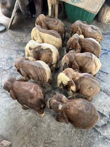 Statue d'éléphant en bois sculpté à la main de 12 pouces, décoration d'autel thaïlandais, cadeau porte-bonheur, belle statue d'éléphant en bois sculpté à la main, produit de Thaïlande - Product Image 3