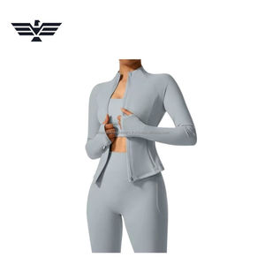 Conjunto Deportivo para Mujer con Logotipo Frontal, Chaqueta Deportiva Elástica con Cierre y Leggings de Cintura Alta - Product Image 2