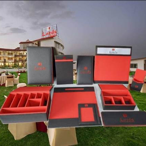 Hotel Hospitality Essentials Cuero Bambú Bandeja para servir Caja de pañuelos Menú Carpetas Carpeta de facturas Contenedores de cuero que incluyen vidrio - Product Image 1