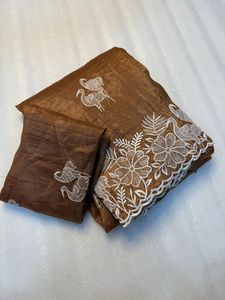 Hermosa calidad superior suave oro aplastamiento diseñador sari con hermoso bordado múltiple C-Pallu sari con blusa bordada - Product Image 3