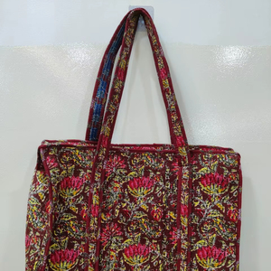 Sac à bandoulière matelassé imprimé à la main, sac fourre-tout en coton imprimé à la main en Inde, sac fourre-tout pour femmes - Product Image 1