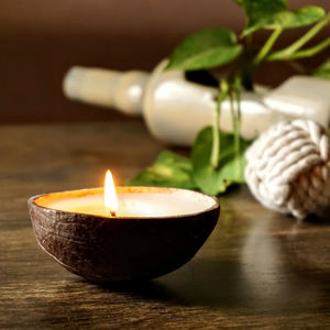 2025 velas de cáscara de coco brillantes ecológicas más vendidas hechas a mano para una decoración elegante del hogar y regalos de vacaciones de Navidad de primera calidad - Product Image 1