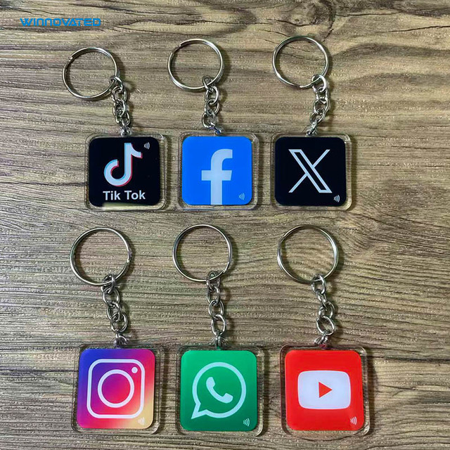 Anti Metal 13.56mhz Small Hologram 30mm Waterproof Epoxy NFC Tags Sticker Social