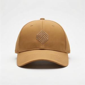 Casquette de sport de golf en polyester imperméable à 5 panneaux avec logo personnalisé, trous perforés au laser, casquette de baseball respirante, taille réglable - Product Image 1