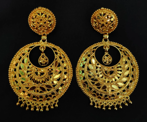 ชุดต่างหู2024พร้อมดีไซน์แบบดั้งเดิมเครื่องประดับต่างหูชุบทอง22CT สำหรับผู้หญิงที่สวมใส่โดยผู้ส่งออก - Product Image 2