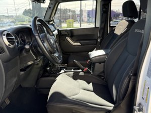 Jeep Wrangler Unlimited Sahara 4x4 d'occasion propre 2017 - Product Image 3